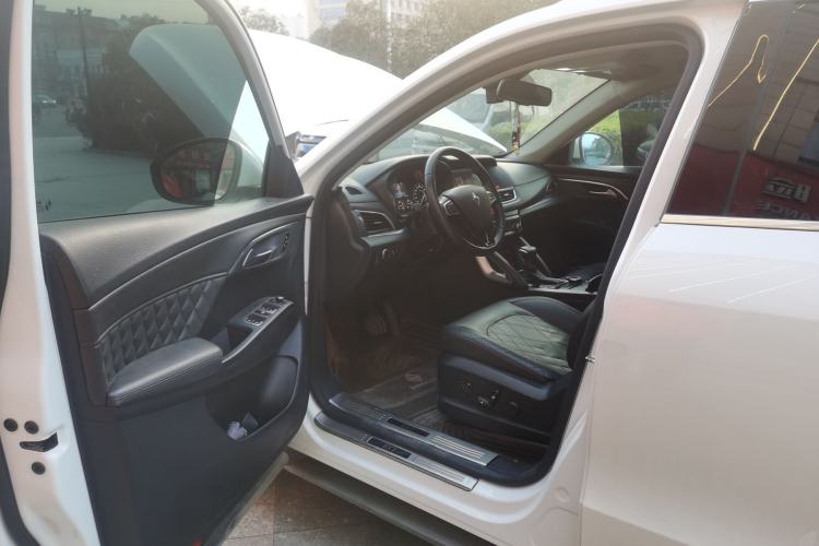 Used BORGWARD BX7 2016 28T Four-Wheel Drive Flagship Version 5 Seats Driver Seat