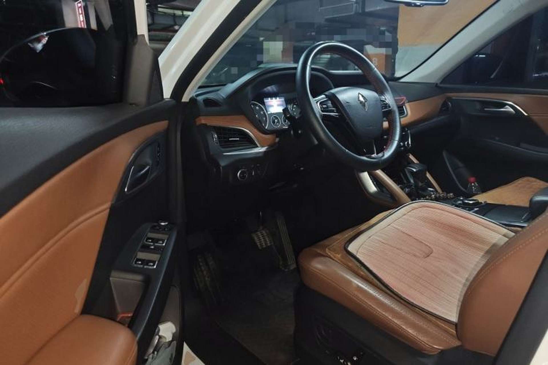 Used BORGWARD BX7 2016 28T Two-Wheel Drive Luxury Version 5 Seats Driver Seat