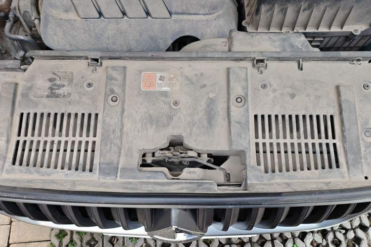 Used BORGWARD BX7 2016 28T 2WD Elite Edition 5-seater Engine Bay
