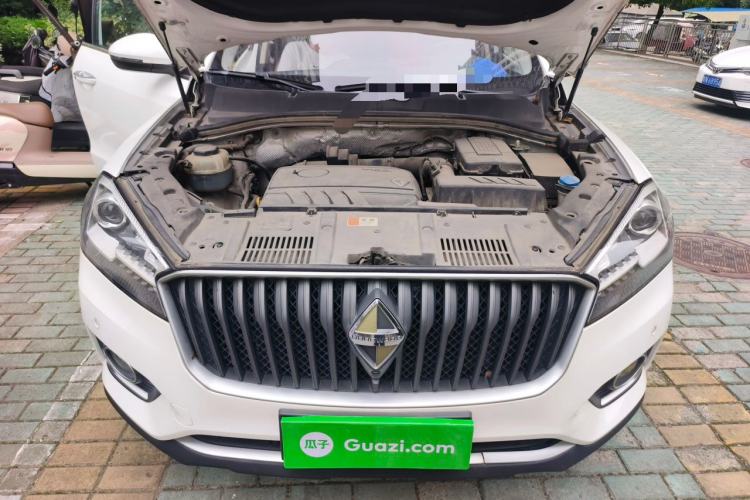 Used BORGWARD BX7 2016 28T Two-Wheel Drive Luxury Version 5 Seats Engine Bay