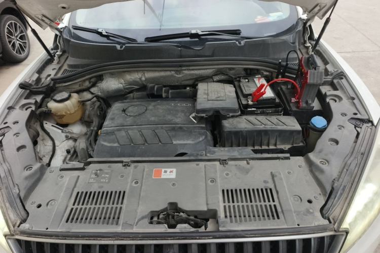 Used BORGWARD BX7 2016 28T Two-Wheel Drive Luxury Version 5 Seats Engine Bay