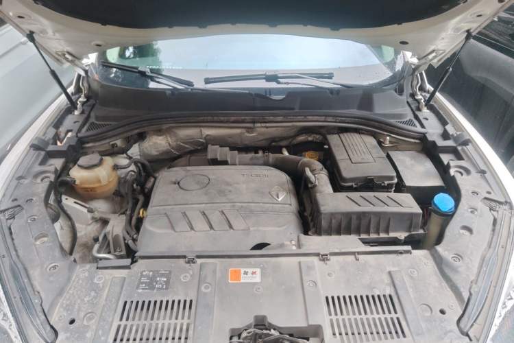Used BORGWARD BX7 2016 28T Four-wheel Drive Luxury Edition 5 Seats Engine Bay