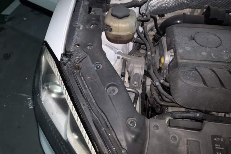 Used BORGWARD BX7 2016 28T 2WD Elite Edition 5-seater Engine Bay Right