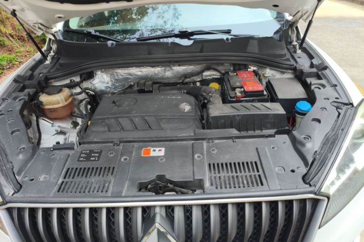 Used BORGWARD BX7 2016 28T Four-Wheel Drive Flagship Version 5 Seats Engine Bay
