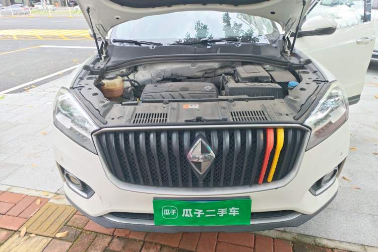 Used BORGWARD BX7 2016 28T Four-wheel Drive Luxury Edition 5 Seats Engine Bay
