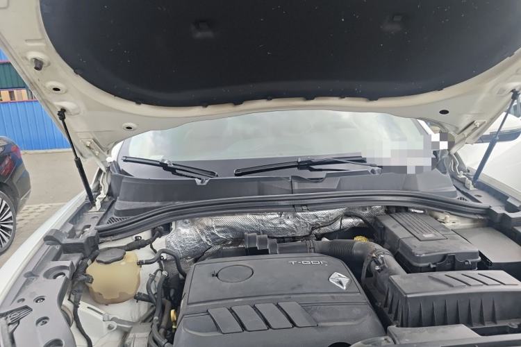 Used BORGWARD BX7 2016 28T Two-Wheel Drive Luxury Version 5 Seats Engine Bay