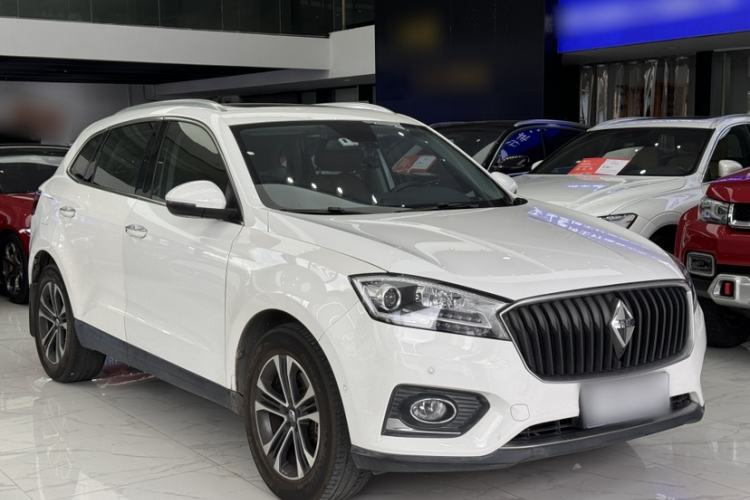 Used BORGWARD BX7 2016 28T Two-Wheel Drive Luxury Version 5 Seats Exterior 4