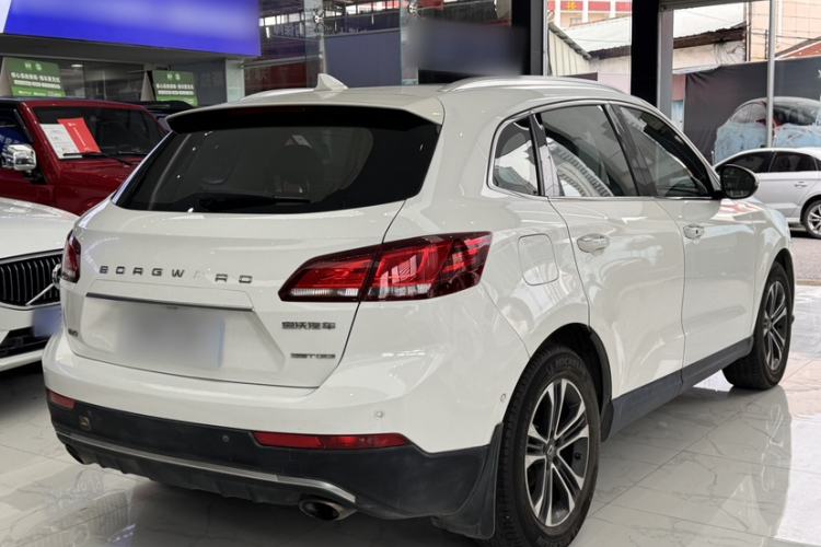 Used BORGWARD BX7 2016 28T Two-Wheel Drive Luxury Version 5 Seats Exterior 5