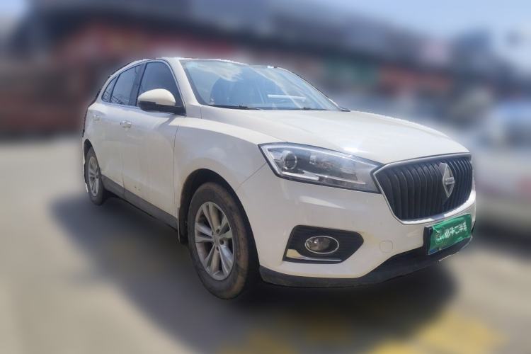 Used BORGWARD BX7 2016 28T 2WD Elite Edition 5-seater Front Right 45 Deg
