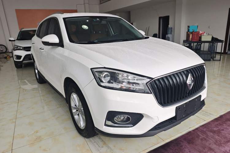 Used BORGWARD BX7 2016 28T 2WD Elite Edition 5-seater Front Right 45 Deg