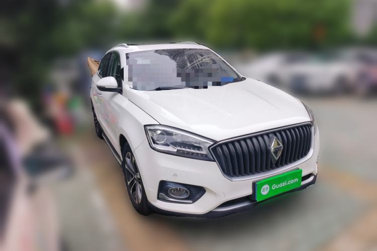 Used BORGWARD BX7 2016 28T Two-Wheel Drive Luxury Version 5 Seats Front Right 45 Deg