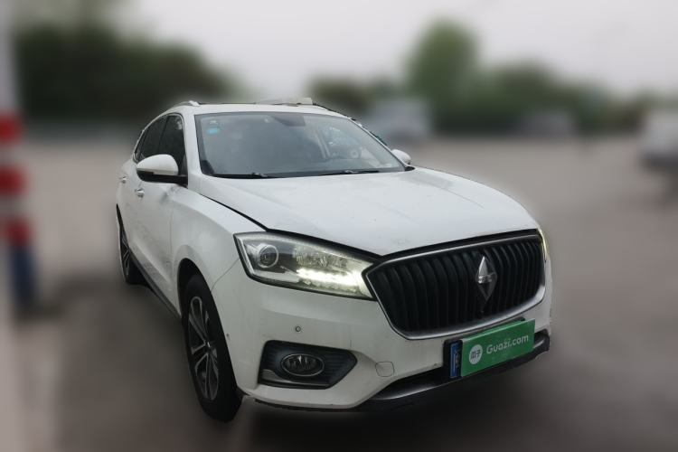 Used BORGWARD BX7 2016 28T Two-Wheel Drive Luxury Version 5 Seats Front Right 45 Deg