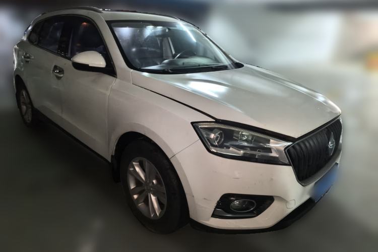 Used BORGWARD BX7 2016 28T 2WD Elite Edition 5-seater Front Right 45 Deg