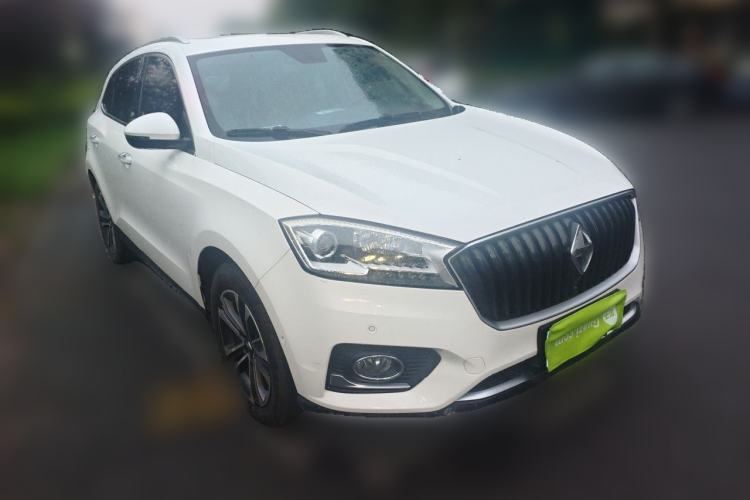 Used BORGWARD BX7 2016 28T Two-Wheel Drive Luxury Version 5 Seats Front Right 45 Deg