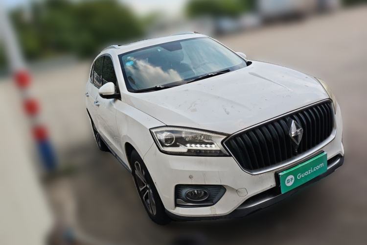 Used BORGWARD BX7 2016 28T Two-Wheel Drive Luxury Version 5 Seats Front Right 45 Deg