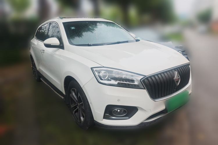 Used BORGWARD BX7 2016 28T Two-Wheel Drive Luxury Version 5 Seats Front Right 45 Deg