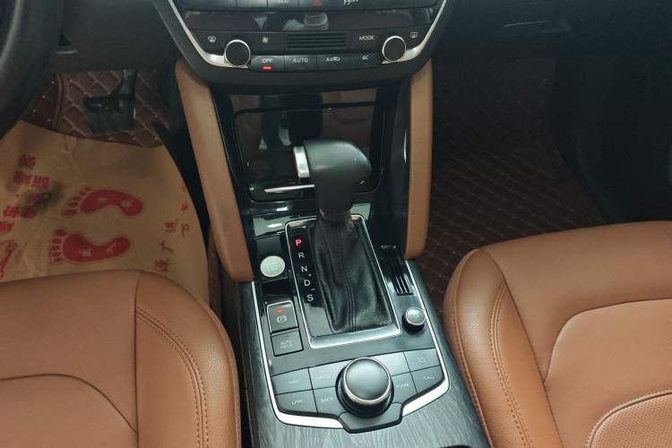 Used BORGWARD BX7 2016 28T 2WD Elite Edition 5-seater Gear Lever