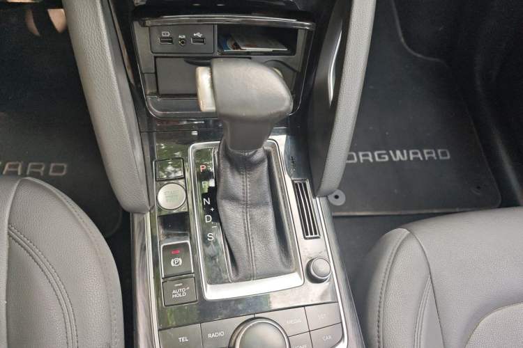 Used BORGWARD BX7 2016 28T 2WD Elite Edition 5-seater Gear Lever