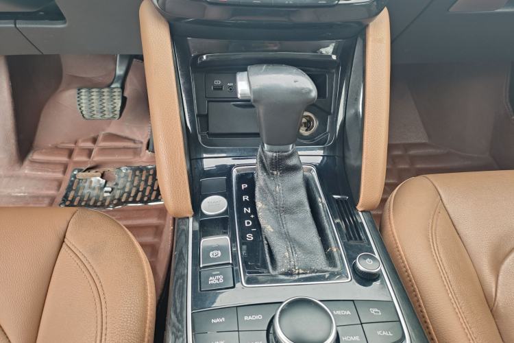 Used BORGWARD BX7 2016 28T Four-wheel Drive Luxury Edition 5 Seats Gear Lever