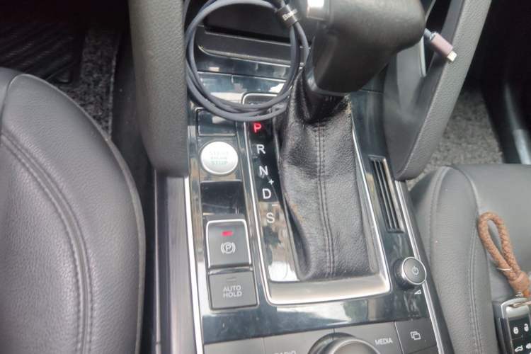 Used BORGWARD BX7 2016 28T Four-wheel Drive Luxury Edition 5 Seats Gear Lever