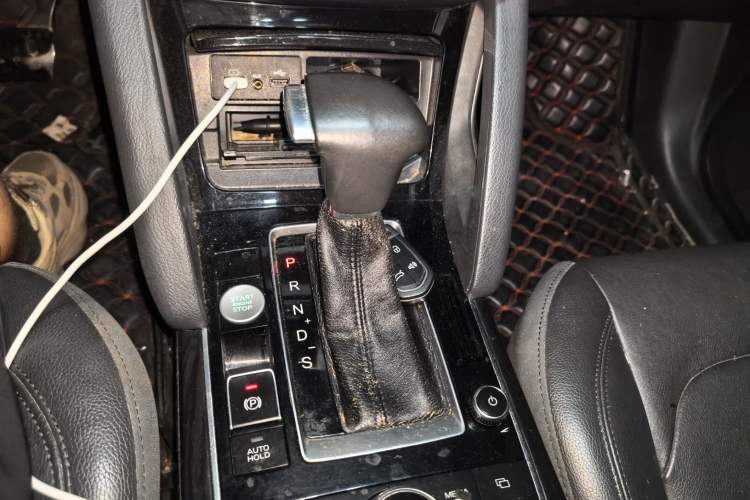 Used BORGWARD BX7 2016 28T 2WD Elite Edition 5-seater Gear Lever