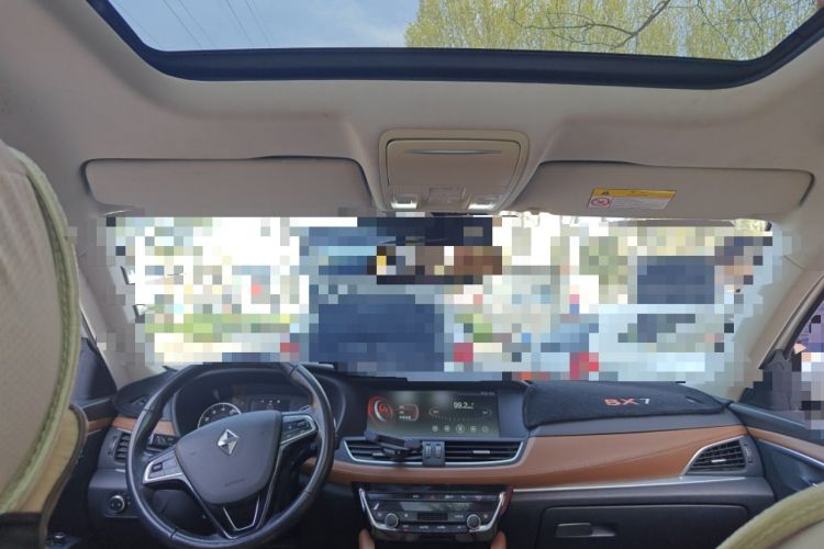 Used BORGWARD BX7 2016 28T Two-Wheel Drive Luxury Version 5 Seats Headliner