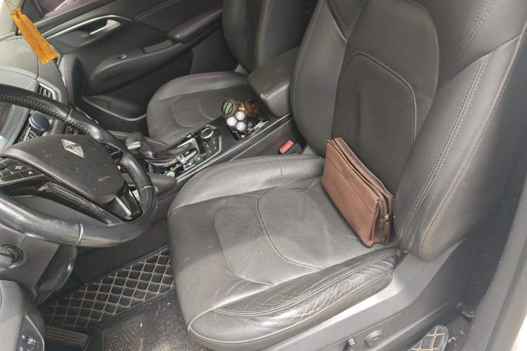 Used BORGWARD BX7 2016 28T Four-wheel Drive Luxury Edition 5 Seats Left Front Seat