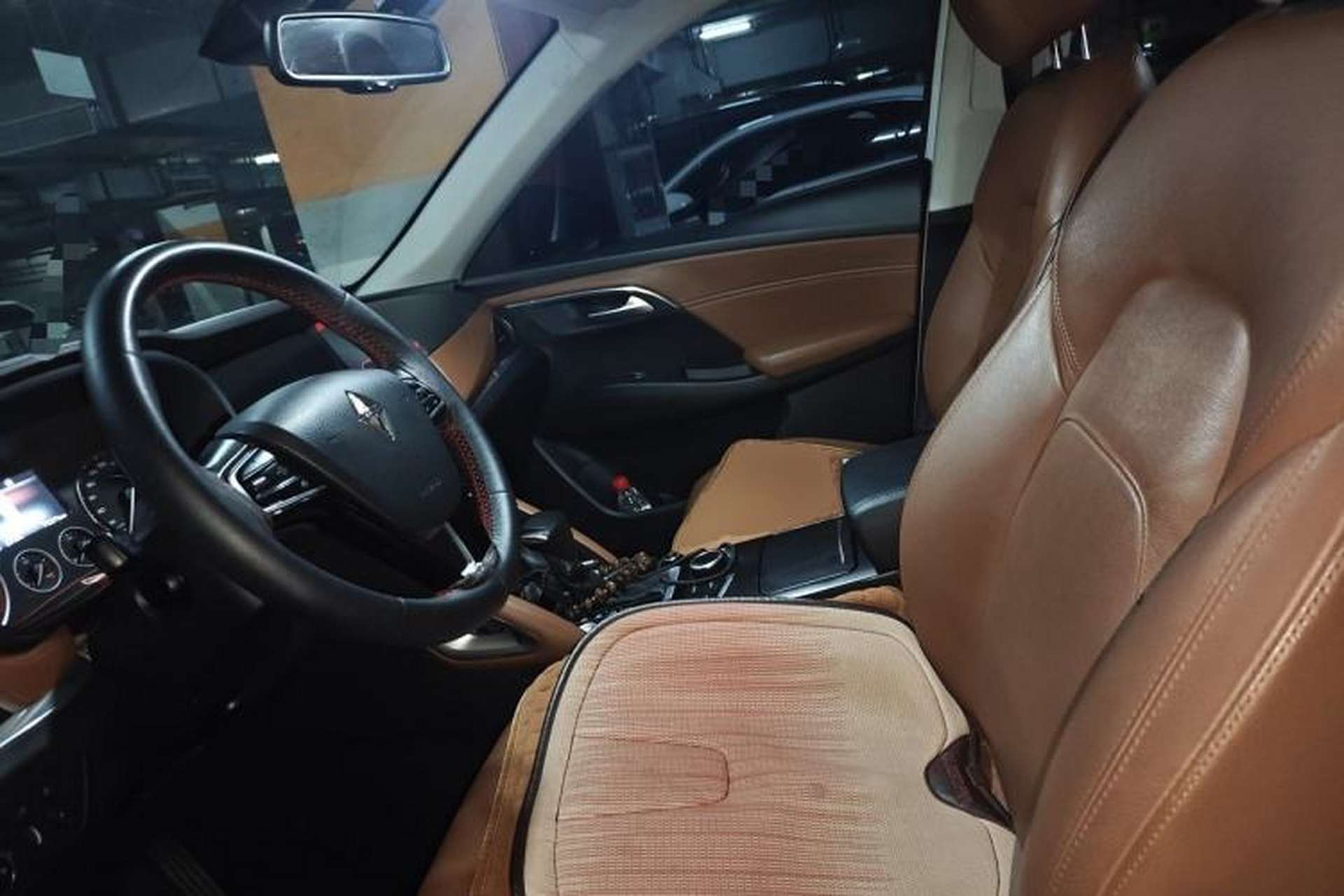 Used BORGWARD BX7 2016 28T Two-Wheel Drive Luxury Version 5 Seats Left Front Seat