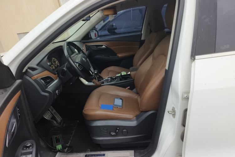 Used BORGWARD BX7 2016 28T Two-Wheel Drive Luxury Version 5 Seats Left Front Seat