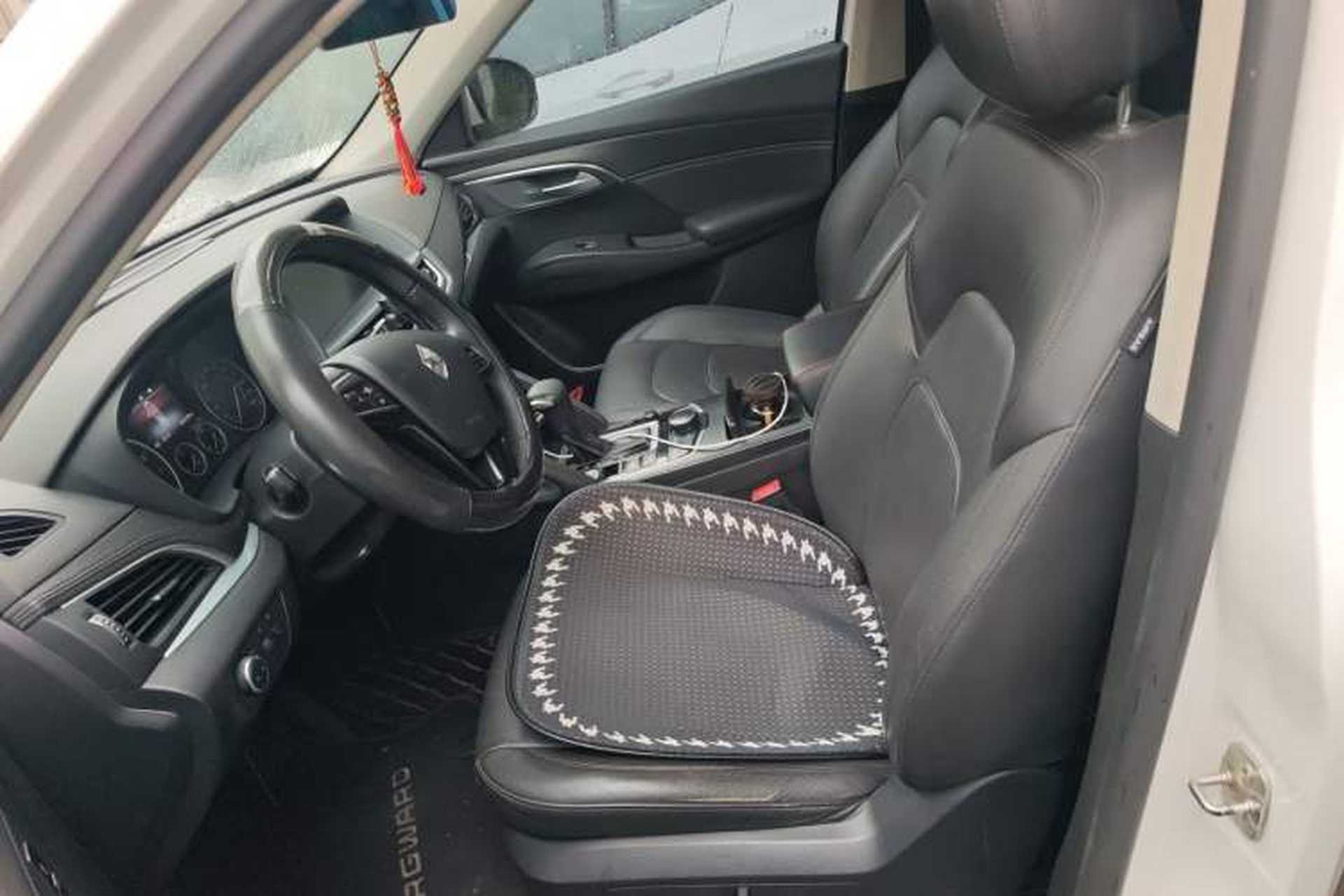 Used BORGWARD BX7 2016 28T Two-Wheel Drive Luxury Version 5 Seats Left Front Seat