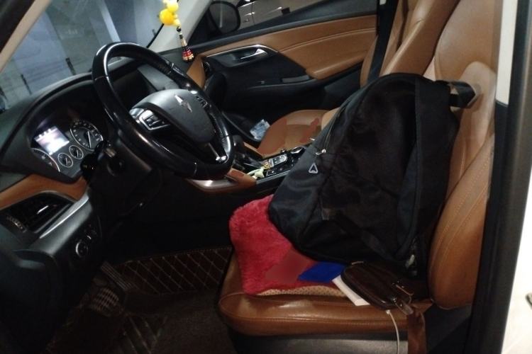 Used BORGWARD BX7 2016 28T Four-wheel Drive Luxury Edition 5 Seats Left Front Seat