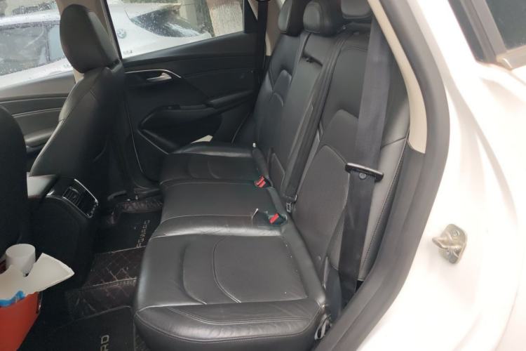 Used BORGWARD BX7 2016 28T Two-Wheel Drive Luxury Version 5 Seats Left Rear Seat