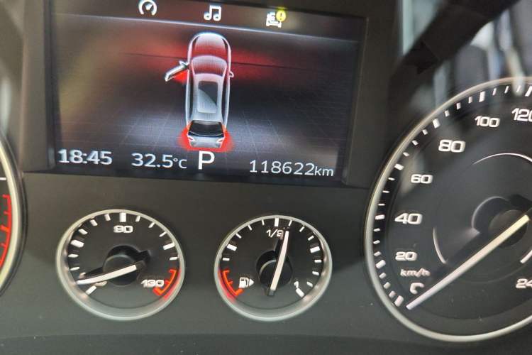 Used BORGWARD BX7 2016 28T 2WD Elite Edition 5-seater Odometer Close Up