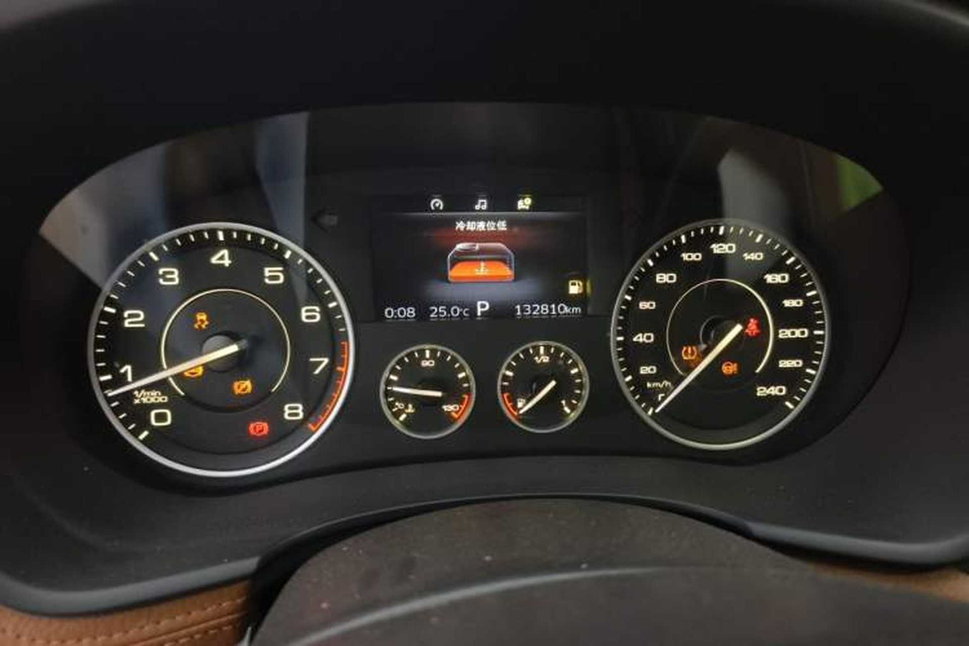 Used BORGWARD BX7 2016 28T Two-Wheel Drive Luxury Version 5 Seats Odometer Close Up