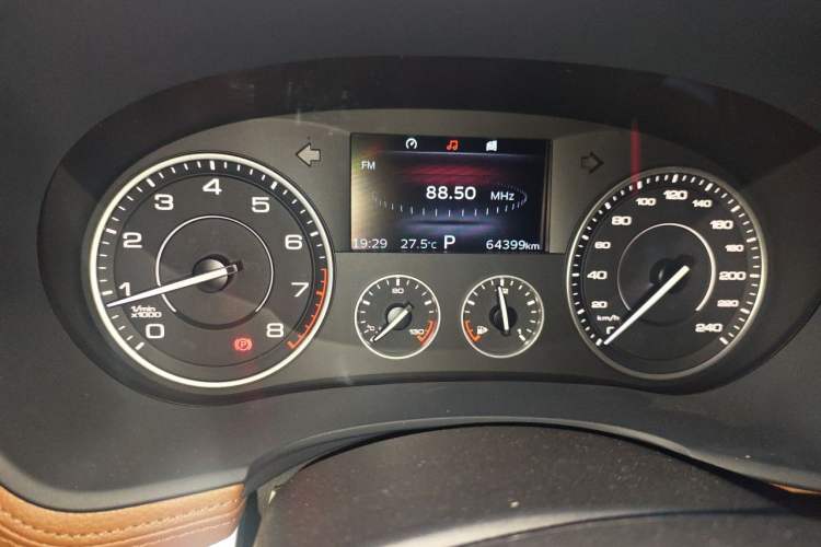 Used BORGWARD BX7 2016 28T Two-Wheel Drive Luxury Version 5 Seats Odometer Close Up