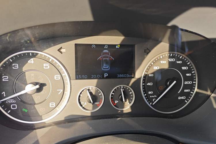 Used BORGWARD BX7 2016 28T Two-Wheel Drive Luxury Version 5 Seats Odometer Close Up