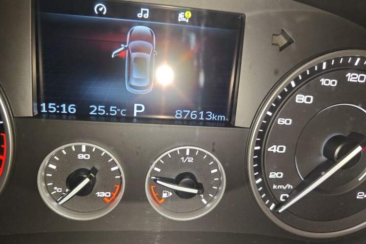 Used BORGWARD BX7 2016 28T 2WD Elite Edition 5-seater Odometer Close Up