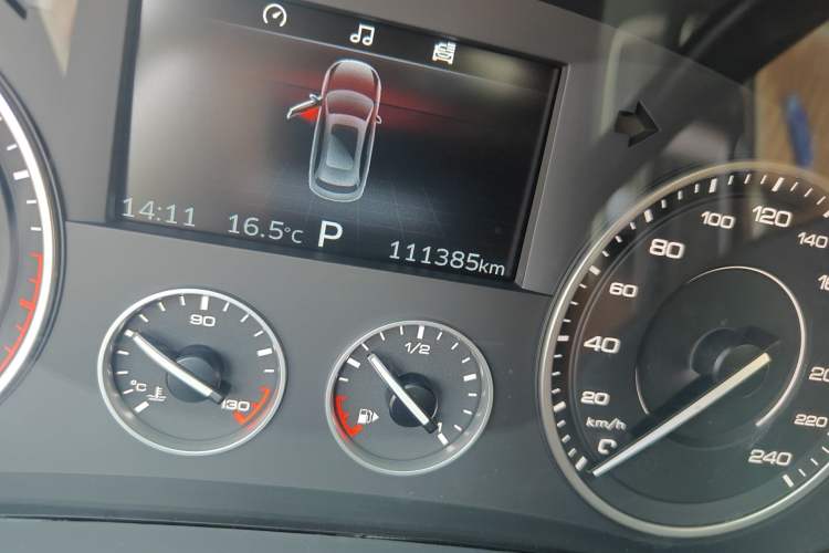 Used BORGWARD BX7 2016 28T Two-Wheel Drive Luxury Version 5 Seats Odometer Close Up