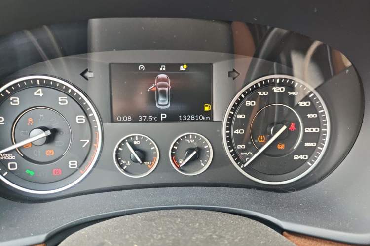 Used BORGWARD BX7 2016 28T Two-Wheel Drive Luxury Version 5 Seats Odometer Close Up