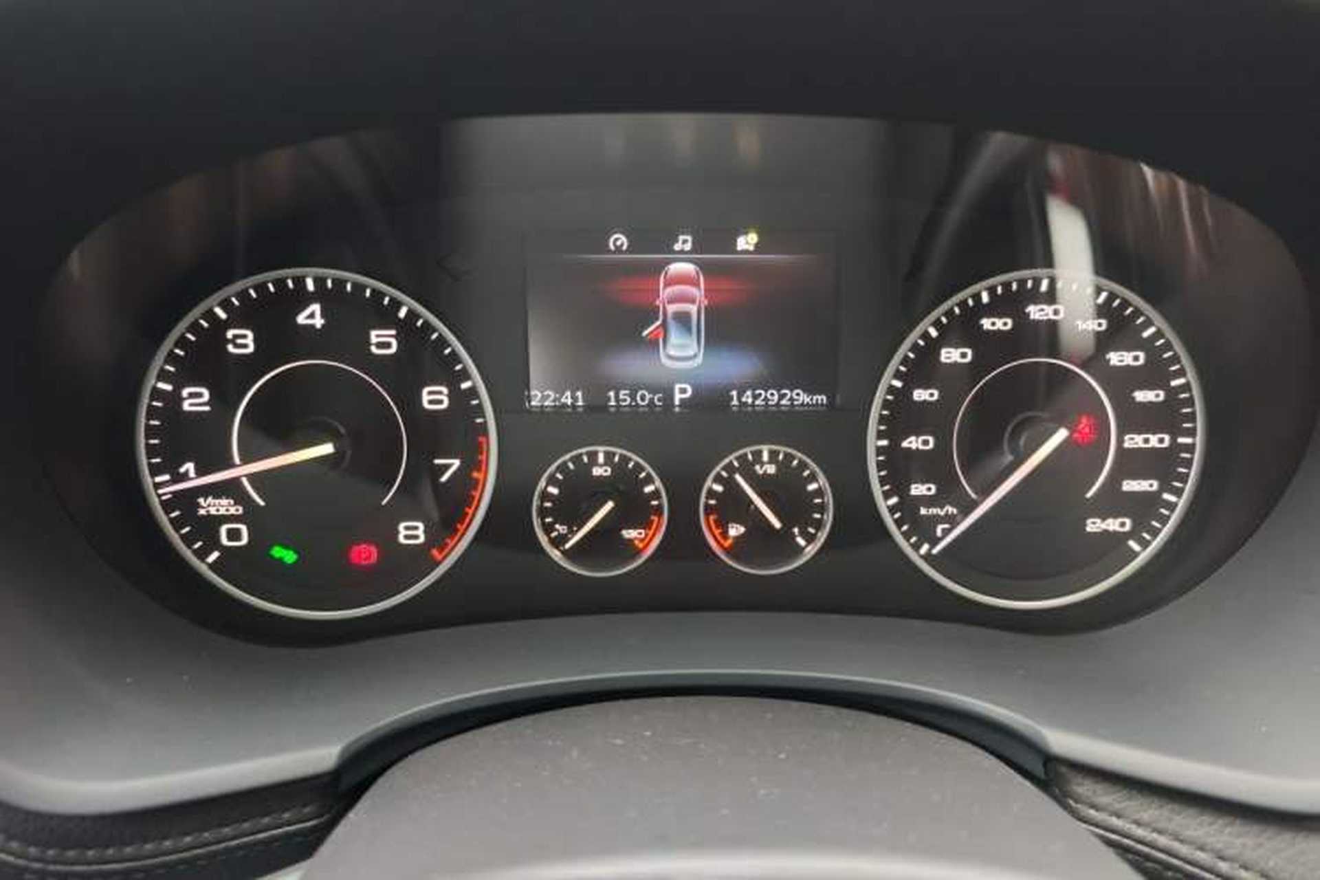 Used BORGWARD BX7 2016 28T Two-Wheel Drive Luxury Version 5 Seats Odometer Close Up