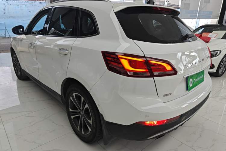 Used BORGWARD BX7 2016 28T Two-Wheel Drive Luxury Version 5 Seats Rear Left 45 Deg