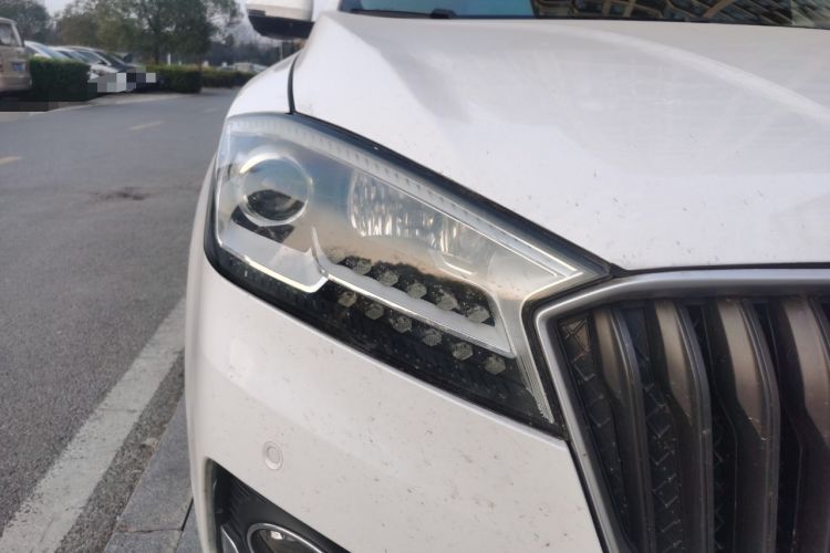 Used BORGWARD BX7 2016 28T Four-Wheel Drive Flagship Version 5 Seats Right Front Headlight