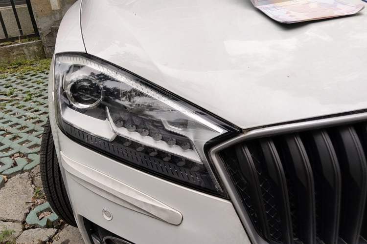 Used BORGWARD BX7 2016 28T Four-wheel Drive Luxury Edition 5 Seats Right Front Headlight