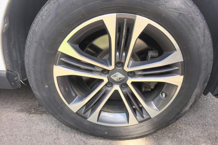 Used BORGWARD BX7 2016 28T Four-Wheel Drive Elite Edition 5 Seats Right Front Wheel Hub