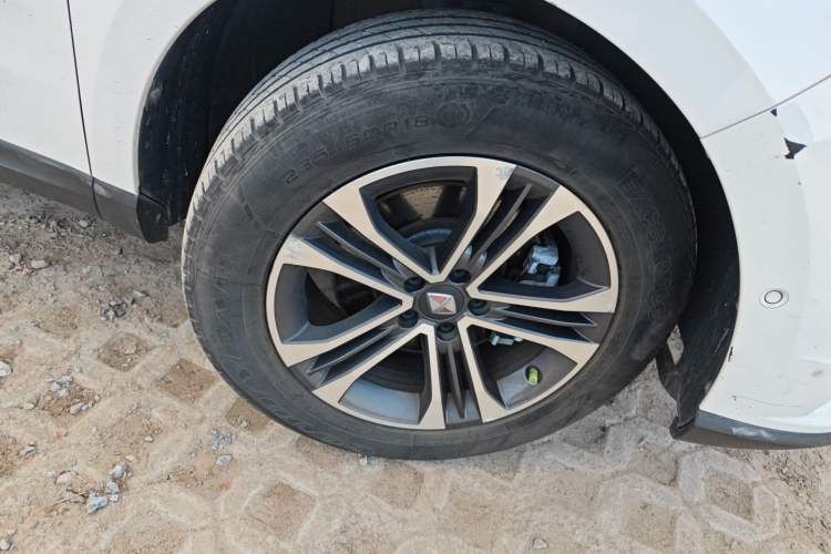 Used BORGWARD BX7 2016 28T Two-Wheel Drive Luxury Version 5 Seats Right Front Wheel Hub