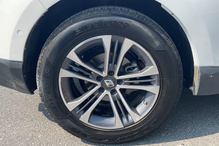 Used BORGWARD BX7 2016 28T Four-Wheel Drive Flagship Version 5 Seats Right Rear Wheel Hub