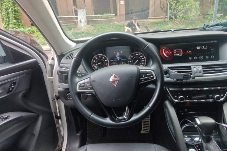 Used BORGWARD BX7 2016 28T Four-wheel Drive Luxury Edition 5 Seats Steering Wheel
