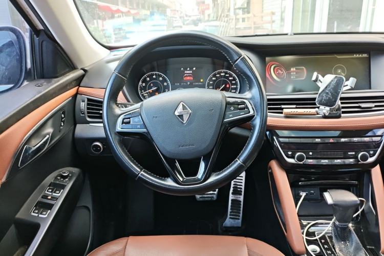 Used BORGWARD BX7 2016 28T Two-Wheel Drive Luxury Version 5 Seats Steering Wheel