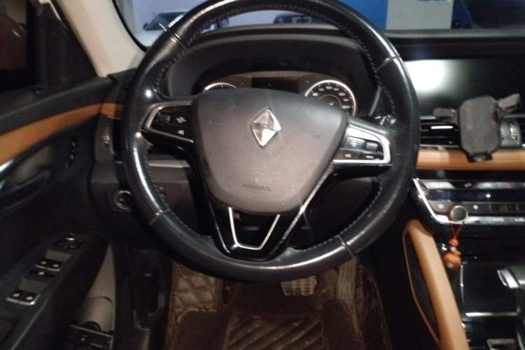 Used BORGWARD BX7 2016 28T Four-wheel Drive Luxury Edition 5 Seats Steering Wheel