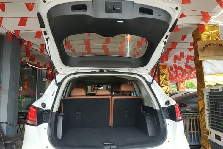 Used BORGWARD BX7 2016 28T Two-Wheel Drive Luxury Version 5 Seats Trunk